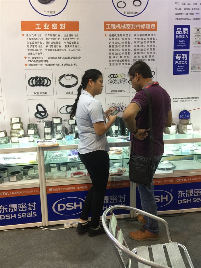 當然，也有不少的國外客戶啦！